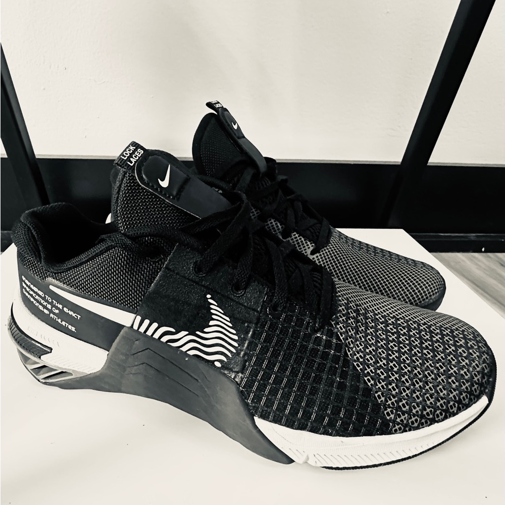 Nike Metcon 8 - Black and White